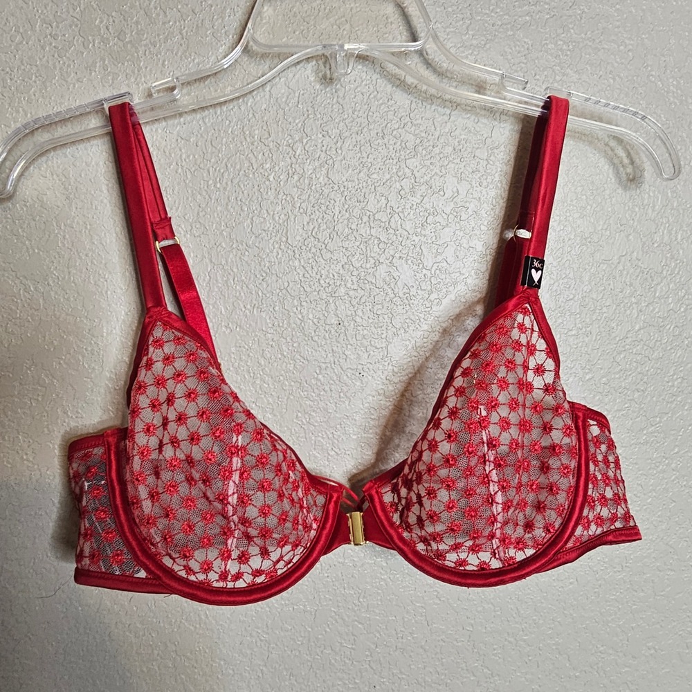 NWOT Victoria's Secret Red Lace Front Close Strappy Back Unlined Demi Bra 36C